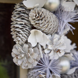 Dibor 36Cm White Frosted Xmas Festive Decor Front Door Wreath Christmas Wreath - thumbnail 4