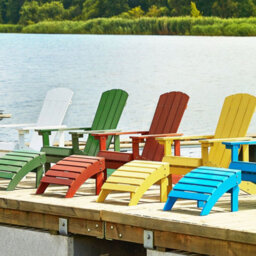 Beliani Red Wood-Effect Plastic Wood Chair With Matching Footstool, Wide Arms And Contoured Seat - thumbnail 2