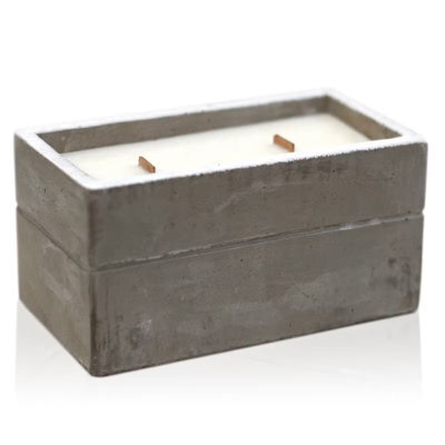 Serenityy Large Rectangle Candle - Clove & Dark Sandalwood, 800 G, Whitewash.