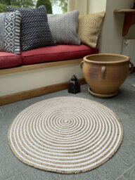 Second Nature Online Chakkar Pale Stripe Round Jute Beige Hall Rug / 150 Cm Diameter - thumbnail 4