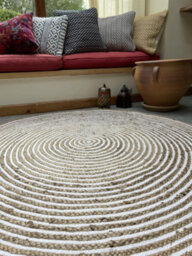 Second Nature Online Chakkar Pale Stripe Round Jute Beige Hall Rug / 150 Cm Diameter - thumbnail 3