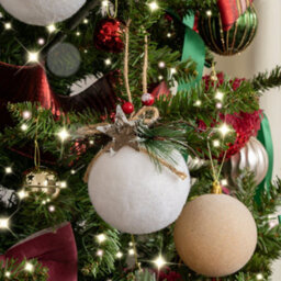 Melody Maison Set Of 3 White Velvet Christmas Bauble Decorations With Foliage - 7Cm - thumbnail 3