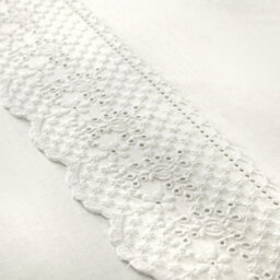 Serene Renaissance Scallop Lace Embellished Duvet Cover Set - thumbnail 2