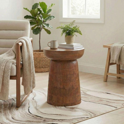 Furniturebox Uk Jura Round Walnut Wood Side Table
