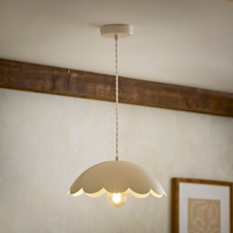Valuelights Millie Cream Scallop Pendant Ceiling Light And Bulb - thumbnail 2