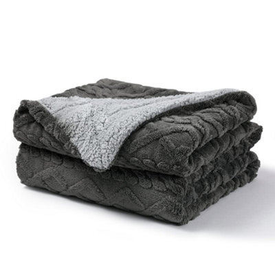 Pagnanno. Pagnanno Sherpa Teddy Fleece Blanket Fluffy Double Layered Bed And Sofa Throw For Families, Couples, Grey, King - image 1