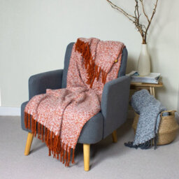 Furn. Weaver Woven Faux Wool Herringbone Tasselled Throw - thumbnail 3