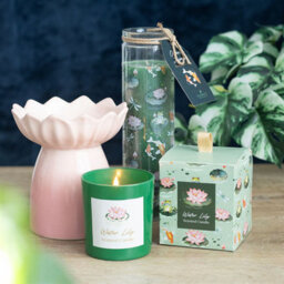 Serene Water Lily Scented Candle In Elegant Green Glass Gift Box - thumbnail 5