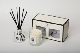 Aroma Naturals Minimalist Luxe Candle & Reed Diffuser Gift Set  Black Current, Pear Scent - thumbnail 2