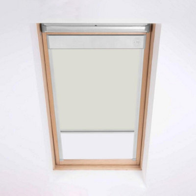 Classic Roof Blinds For Fakro / Optilight  Roof Windows, Blackout Blind, Window Code - Cream (134/118) - image 1