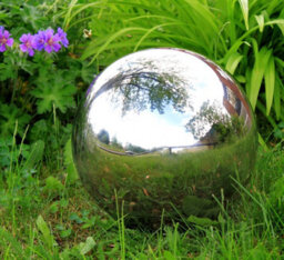 Primrose Polished Stainless Steel Gazing Globe Sphere 12.6Cm - thumbnail 2