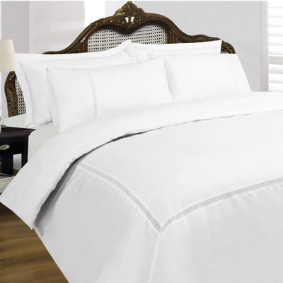 Sweet Dreams Elegant 200 Thread Count Egyptian Cotton Duvet Cover Set With Pillowcases White