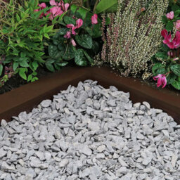 Charles Watson 10mm Limestone Chippings Decorative Garden Stone Bulk Bag Approx. 850Kg - thumbnail 4
