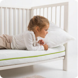 VICULII Willow Sleigh Mini Cot Bed White Natural With Drawer And Bamboo Mattress - thumbnail 2