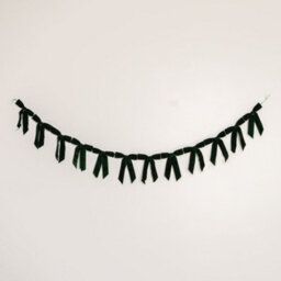 Melody Maison Dark Green Velvet Bow Christmas Garland Bunting - 200Cm - thumbnail 4
