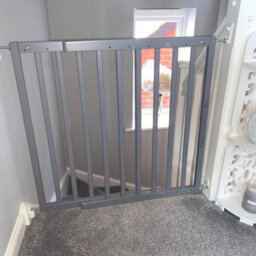 Safetots Chunky Wooden Screw Fit Stair Gate, Grey, 63.5Cm - 105.5Cm, Wood Baby Gate, Screw Fit Safety Barrier - thumbnail 6