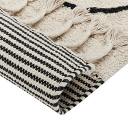 Beliani Aurora Hand-Tufted Cotton Rug 140 X 200 Cm Beige And Black Abstract With Tassels - thumbnail 5