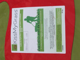 Boston Seeds Kissmygrass Pre-Seeding Lawn And Sportsfield Fertiliser 6.9.6 (25 X 20Kg) - thumbnail 3