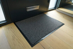 Heavy Duty Indoor & Outdoor Rubber Non-Slip Absorbent Barrier Mat - Silver Grey 90 X 300 Cm - thumbnail 3