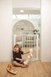 Safetots Safestep Gate, White, 82Cm - 89Cm, Extra Low Walkthough, 67Cm Extra Wide Doorway, One Piece Extra Wide Baby Gate - thumbnail 6
