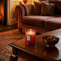 Darphe Red Embossing Glass Cup Soy Wax Oud Rose Scented Candle, 7Cm (Dia.) X 9Cm (H) - thumbnail 2