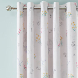 Catherine Lansfield Bunny Tails Ditsy Flowers Fully Reversible 66X72 Inch Eyelet Curtains Two Panels Pink - thumbnail 4