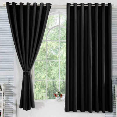 Oxford Homeware Plain Black 230Gsm Blackout Curtain Thermal Insulated Eyelet For Living Room Curtain Pair (W)168Cm X (L)183Cm - image 1