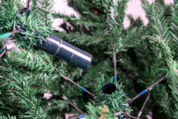 Shatchi 5Ft Stockholm Pine Artificial Designer Christmas Tree Berries & Frosted Cones Mixed - thumbnail 8