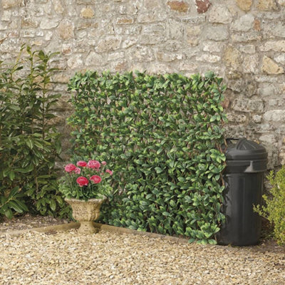 Garden Gear Artificial Evergreen Laurel Leaf Hedge Trellis 1 X 2M Expandable Privacy Screening Panel For Gardens, Balcony And Terraces