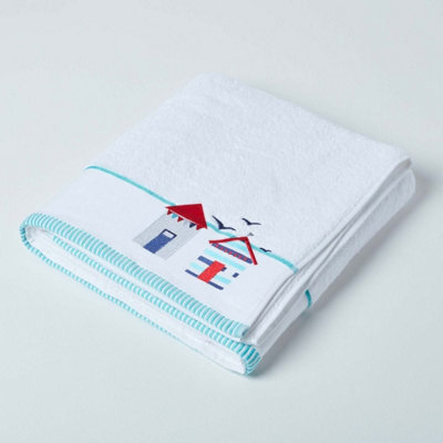 Homescapes White And Blue Beach Hut Bath Sheet