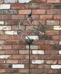 Poppy Forge Tangle Ball On 4Ft Stem With Bird Feeder - Hand Made By Traditional Forge Ornamental - Steel - L34.3 X W34.3 X H157.5 Cm - thumbnail 1