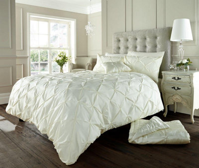 Smart Living Pintuck Duvet Cover With Pillowcases Polycotton Quilt Bedding Covers Pinch Pleated Comforter Cover Set - Cream - image 1