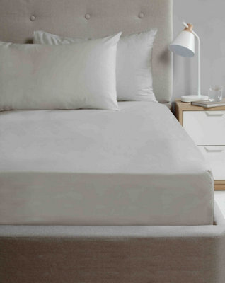 Rapport Home So Soft Microfibre 180 Thread Count Fitted Sheet