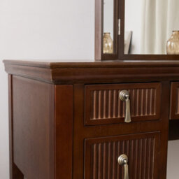 Melody Maison Dark Wood Reeded Dressing Table & Mirror Set - Georgian Range - thumbnail 4