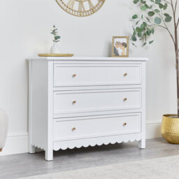 Melody Maison Large Scalloped 3 Drawer Chest Of Drawers & Pair Of Bedside Tables - Staunton White Range - thumbnail 5