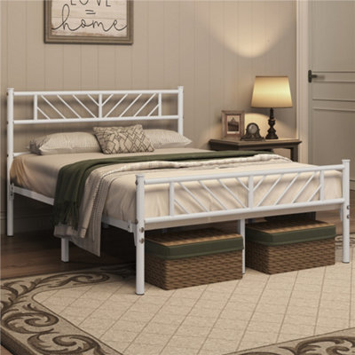 Yaheetech White 4Ft6 Double Metal Bed Frame With Arrow Design Headboard And Footboard - image 1