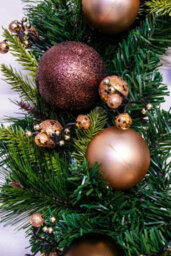 Christmas Tree World 50Cm Decorated Mixed Pine Wreath With Bronze & Copper Baubles - thumbnail 9