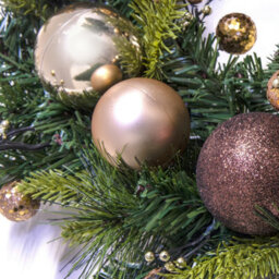 Christmas Tree World 50Cm Decorated Mixed Pine Wreath With Bronze & Copper Baubles - thumbnail 5