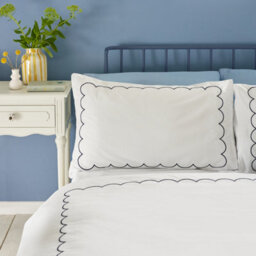 Catherine Lansfield Scallop Border Embroidery Duvet Cover Set With Pillowcases White / Navy - thumbnail 2