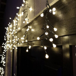 Samuel Alexander 4.8M X 0.5M 425 Led Frosted Cluster Curtain Christmas Lights In Warm White - thumbnail 2