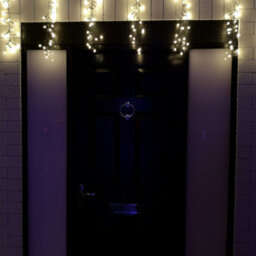 Samuel Alexander 4.8M X 0.5M 425 Led Frosted Cluster Curtain Christmas Lights In Warm White - thumbnail 1