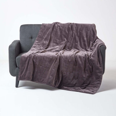 Homescapes Dark Grey Velvet Quilted Throw, 150 X 200 Cm - image 1