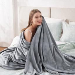 Ameha Fleece Plain Blanket, Lightweight & Reversible Throw For Travel, Bed & Sofa Blanket, Silver Super King 230X270Cm - thumbnail 8