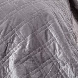 Homescapes Luxury Dark Grey Quilted Velvet Bedspread Geometric Pattern 'paragon Diamond' Throw, 200 X 200 Cm - thumbnail 3