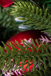 Christmas Tree World 180Cm Decorated Mixed Pine Garland With Red & Gold Baubles - thumbnail 8
