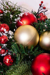 Christmas Tree World 180Cm Decorated Mixed Pine Garland With Red & Gold Baubles - thumbnail 7