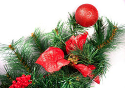 Best Artificial 9Ft Red Decorated Christmas Garland Supplied With 80 Warm White Battery Leds Banister Fireplace Staircase - thumbnail 4