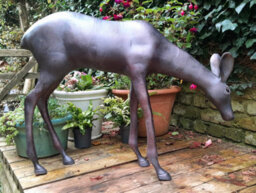 Inspirational Gifting Grazing Doe Garden Sculpture Aluminium Decoration Extra Large - thumbnail 4