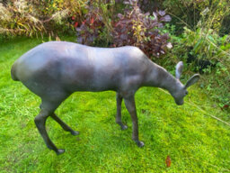 Inspirational Gifting Grazing Doe Garden Sculpture Aluminium Decoration Extra Large - thumbnail 2