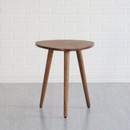 MH London Tora Triangle Solid Wood Side Table Living Room Wooden Side Table Bedside Walnut End Table - thumbnail 3